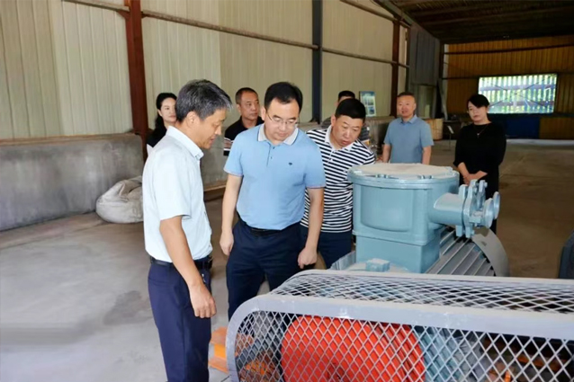 云南省富源縣招商考察團(tuán)蒞臨一滕集團(tuán)參觀考察