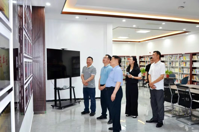 云南省富源縣招商考察團(tuán)蒞臨一滕集團(tuán)參觀考察