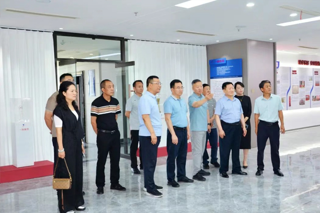 云南省富源縣招商考察團(tuán)蒞臨一滕集團(tuán)參觀考察