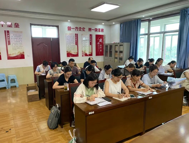 寧陽一滕醫藥公司召開2025年上半年工作總結會