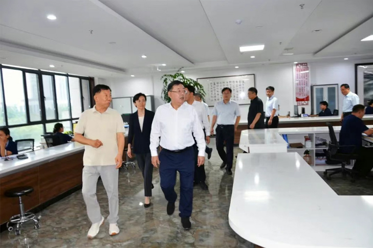 泰安市委書記楊洪濤到一滕集團調研