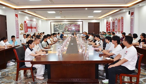金秋助學 點亮夢想——山東一滕集團舉行2025年金秋助學活動