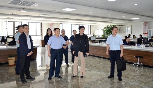 安徽省濉溪縣人大常委會黨組書記、主任姜靈一行蒞臨一滕集團考察