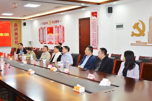 新疆生產建設兵團第八師石河子市市領導蒞臨一滕集團參觀考察